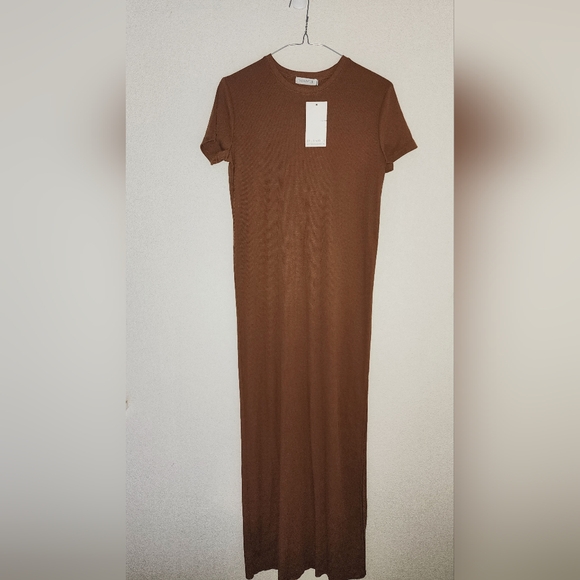 THE HANGER Womens Ribbed Rust Brown Short Sleeve Maxi Dress Size: Small NWT - Picture 1 of 8